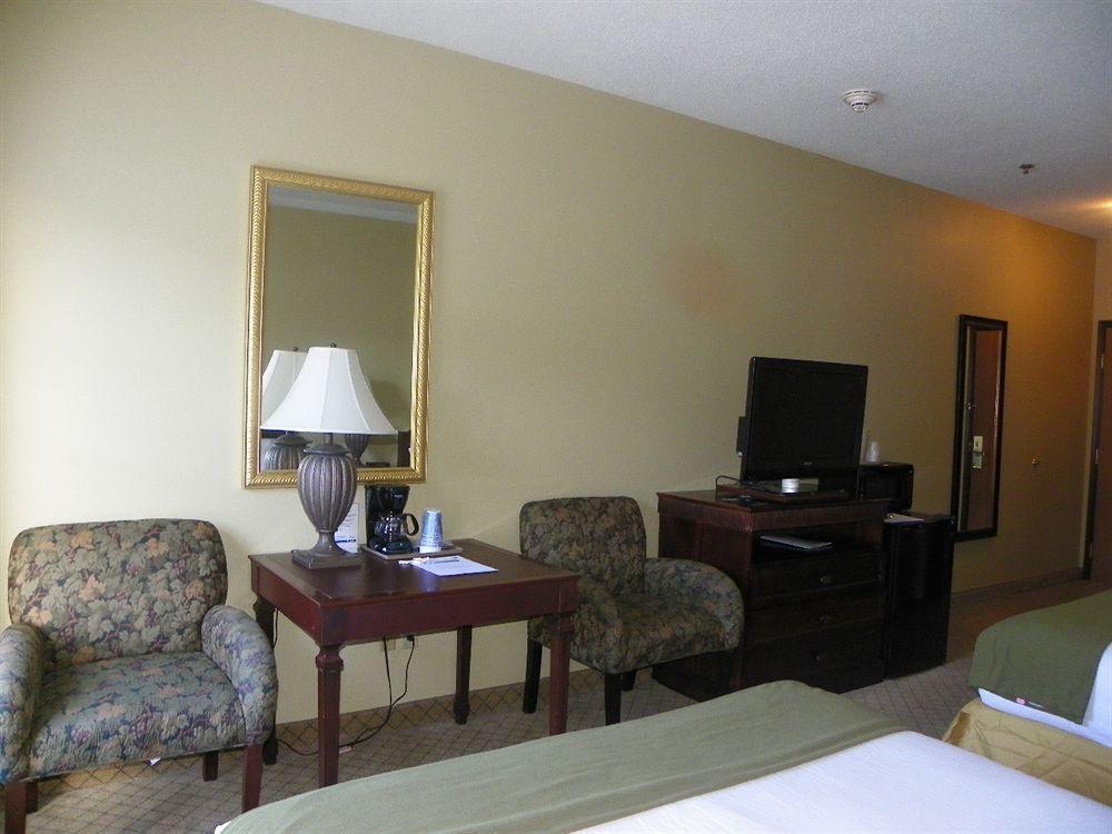 Holiday Inn Express Fairfield By Ihg Esterno foto