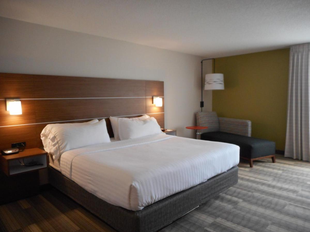 Holiday Inn Express Fairfield By Ihg Esterno foto
